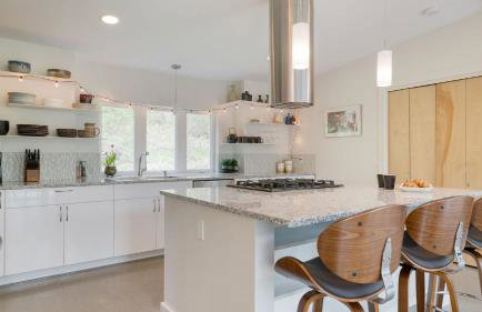 Secluded Modern Enclosed Patio Forest Views Woodland Zen by AvantStay - Foto 5