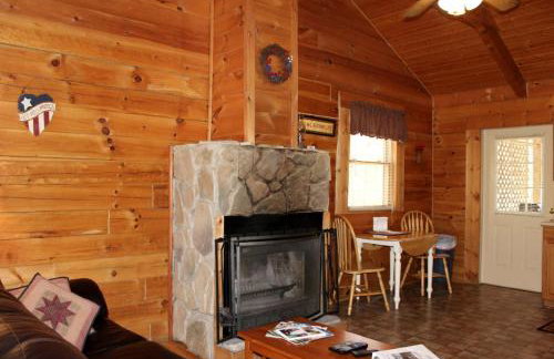 Peaceful Cabin Rental with a Hot Tub near Beckley, West Virginia - Foto 3