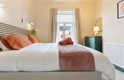 Home from Home 4 Bed - Ideal for Workers & Great for Groups, FREE Parking, Spacious, Pet Friendly Netflix - Foto 18