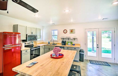 2 Mi to Marinas and Grove Cozy Cabin with Grill - Foto 5