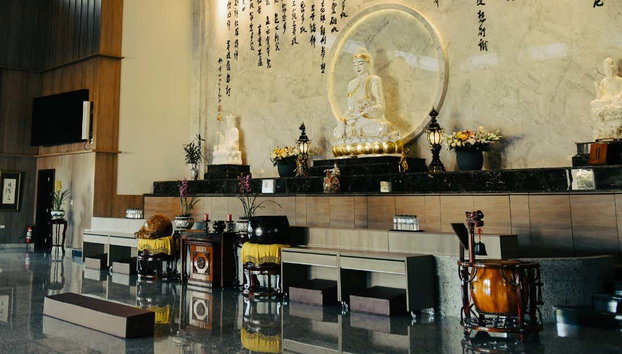 Tour de las culturas guaraní y japonesa por Yguazú - Foto 2, Altar del templo budista Takuonji