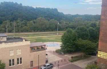 Modern City Loft Downtown Lynchburg VA LYH HUGE - Foto 71