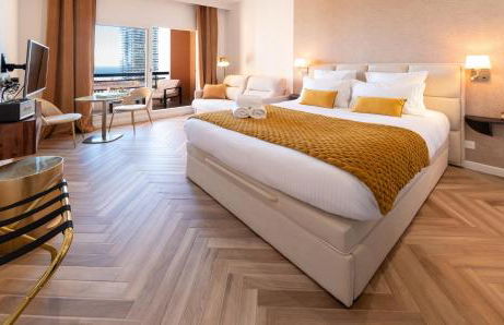 MONACO Border LUXURY SUITE - SEA VIEW - POOL - Foto 3