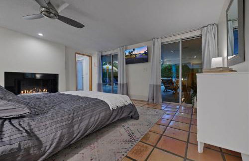 The Ricardo! Mid-Century Villa with Saltwater Pool - Foto 43