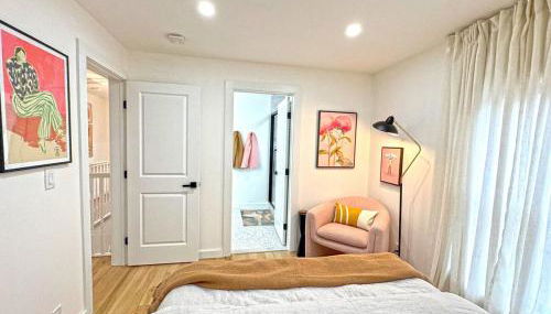 Renovated home seconds from town - Foto 4