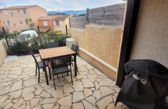 F2 apartment in residence with swimming pool - Foto 12