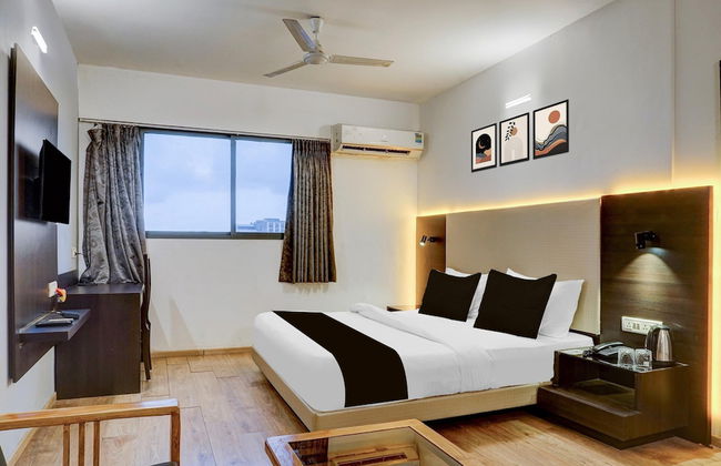 Townhouse Bombay Exhibition Centre Goregaon - Photo 9