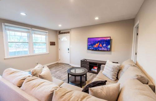 Sleeps 6-Full Kitchen-4 Beds-Big Couch-OfficeSpace - Foto 16