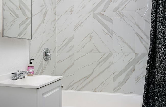 Beautiful Studio Near Hollywood! Sleeps 2! - Photo 17