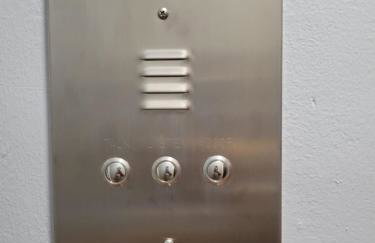 Across St Francis Hospital and near Northwestern - Foto 12