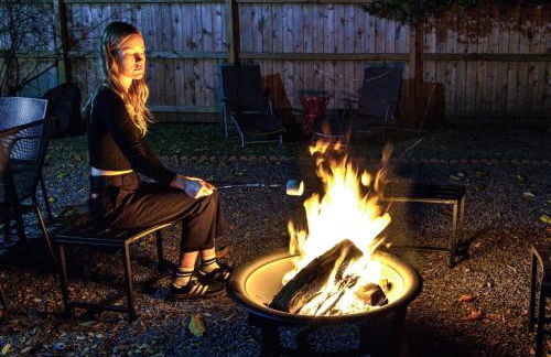 Spacious 3BR Cooper-Young Bungalow - Sleeps 8 - Walkable to Dining - Easy Access to Downtown - Parking - Foto 30