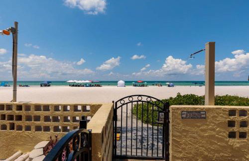 Beachfront Great Views King Bed Heated Pool Balcony - 301 - Foto 39