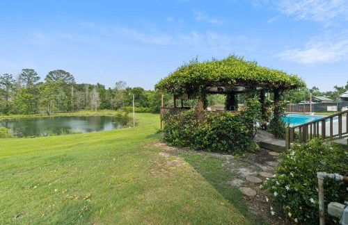 5-Acre Retreat Private Pool Outdoor Bar Fishing Pond & Game Room - Foto 5