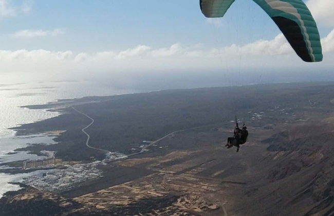 Volo in parapendio a Lanzarote - Foto 1