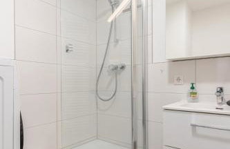 Zentrales City Apartment EDEN - 1 Min zum HBF - Ideal für Trips nach Köln, Düsseldorf, Wuppertal, Messe - Balkon, Küche, 2 Zimmer, Renoviert 2025 - Foto 19