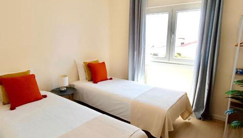 Foz do Arelho Sunset Sea Views Apartment - Photo 3