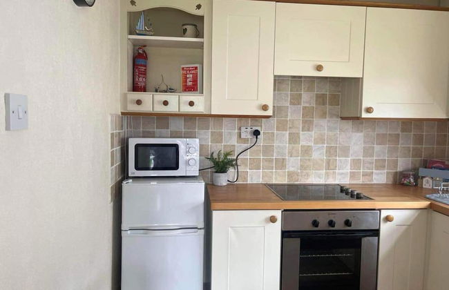 Seasideescape-2br-sleeps4-parking-petsok-fireplace - Foto 11