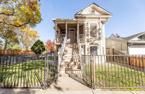 A+ 2 BR Victorian Home away from Home - Foto 15