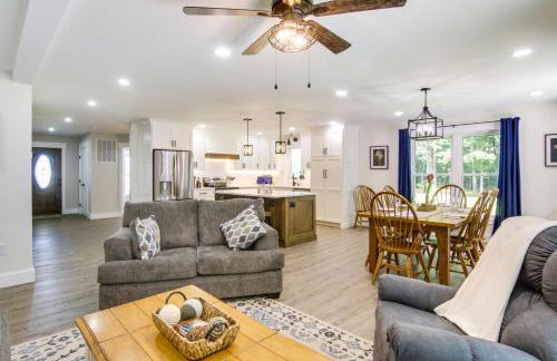 Hot Tub Haven 2 Mi to Beach! Christys Cottage - Foto 3