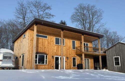 Secluded Private Retreat with Cabin & Vintage Airstream - Foto 13