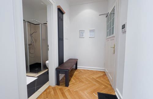 Erstklassiges Ferienapartment Citynah mit 1 Schlafzimmer - WiFi, TV, Küchenzeile, Waschmaschine&Trockner - Foto 34