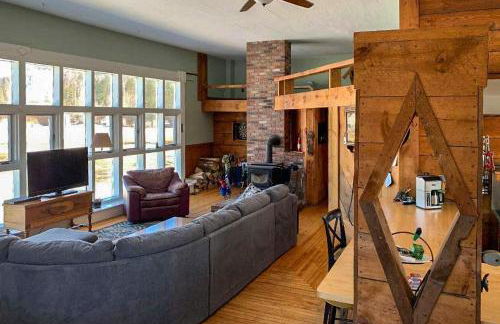 East Burke Home on Kingdom Trails Near Ski Resort - Foto 2