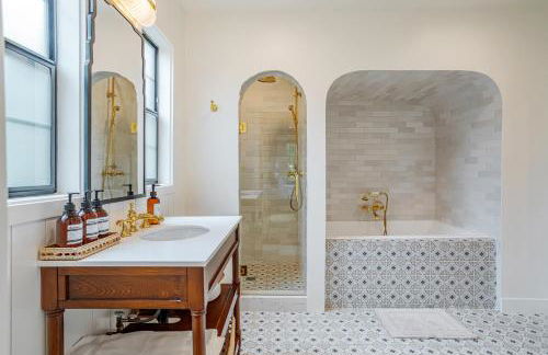 New Home Universal sleeps 18 hot tub - Foto 37