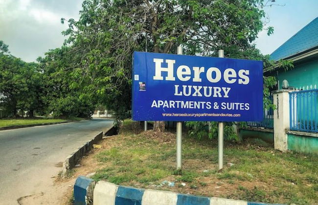 Heroes Luxury Apartments and Suites - Foto 32