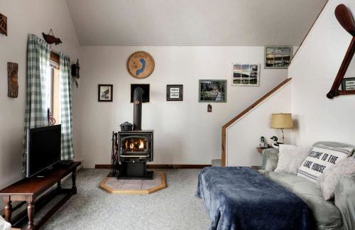 Lustrous Lakefront Cabin Oasis near Lake Ferndale in West Virginia - Foto 16