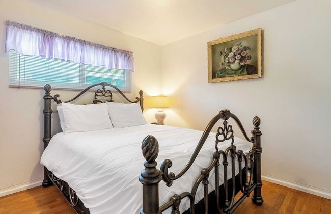 The Little Pink House by Avantstay Water Views - Foto 10