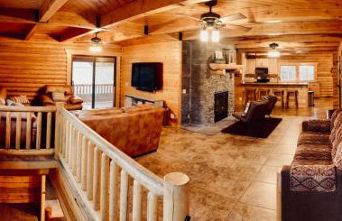 Backwoods Bonanza - Big Cabin With Hot Tub! - Foto 20