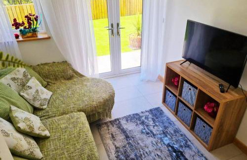 4 Bed Villa Sleeps 8 -private Terrace-free Parking - Foto 66