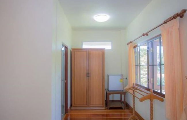 Tharnrarin Villa Suphan Buri - Photo 37