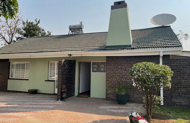 Immaculate Home in Avondale West - 2166 - Foto 1