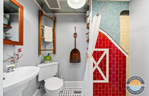 Historic 1868 Farmhouse Kettle Moraine Getaway - Foto 18