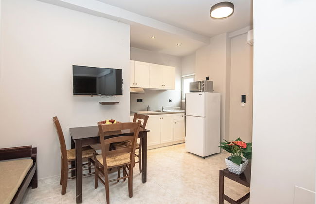 Talos Hotel Apartments - Photo 21