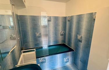 Charmant T2 avec terrasse, piscine et jardin - Foto 25