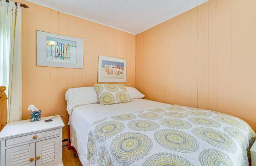 Lake Champlain Family Retreat with Deck and Yard - Foto 17