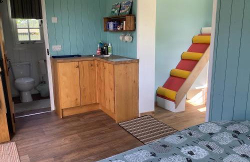 Shepherds Hut (Benny's) - Photo 16