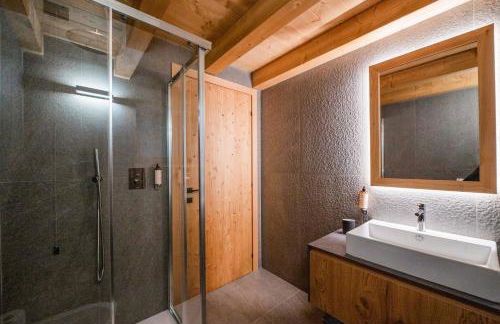 DALANIA MOUNTAIN APARTMENTS - Photo 13