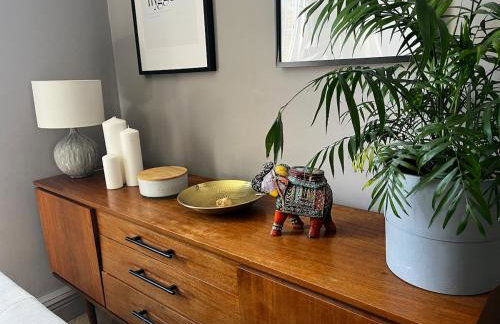 Two Bedroom Riverside Apartment in Rotherhithe Village - Foto 8