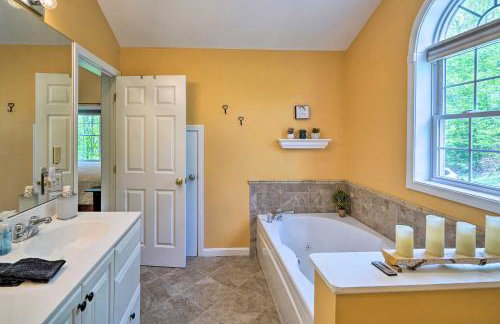 Family-Friendly Hancock Home Walk to Slopes! - Foto 14