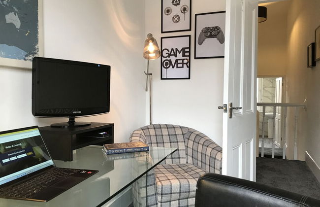 Bright Spacious 3-bed With Office & Patio, Preston - Foto 44