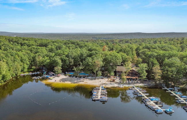 Highland Hideaway by Avantstay Group Poconos Retreat w Patio Game Room - Foto 64