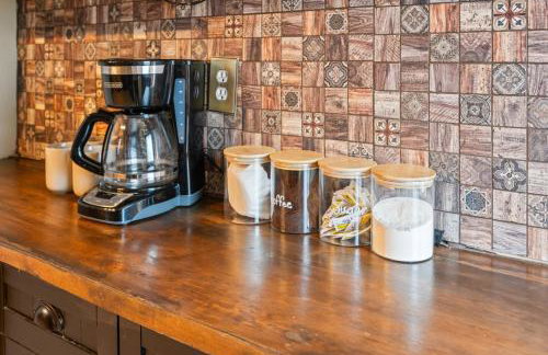 Romantic Colonial Hideaway in Historic Downtown - Pet Friendly - Foto 50