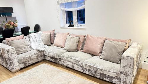 Beautiful 2 Bedroom Barn -Stansted Airport 2 miles - Foto 2