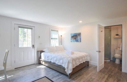 3 Newly Renovated Condos w Water Views - Foto 18