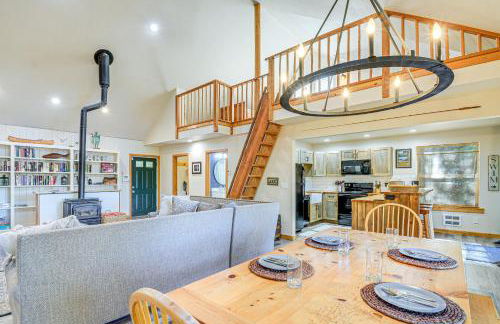 Port Orchard Lakefront Cabin with Fire Pit and Grill! - Foto 6