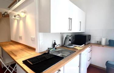 Studio Chalucet - close to train station - Foto 6