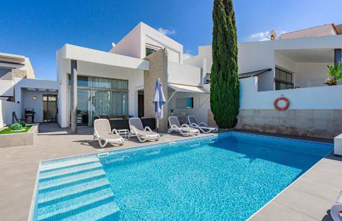 Villa Caterina, Luxury Villa with Heated Pool Ocean View in Adeje, Tenerife - Foto 1